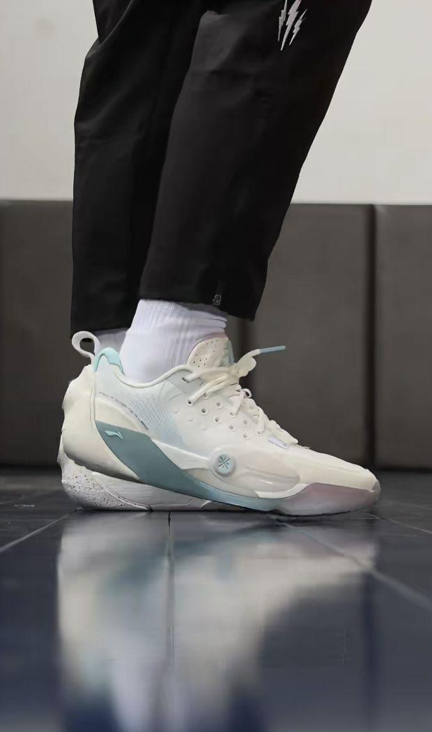 这双韦德之道给你一种什么感觉,是臃肿还是稳重?